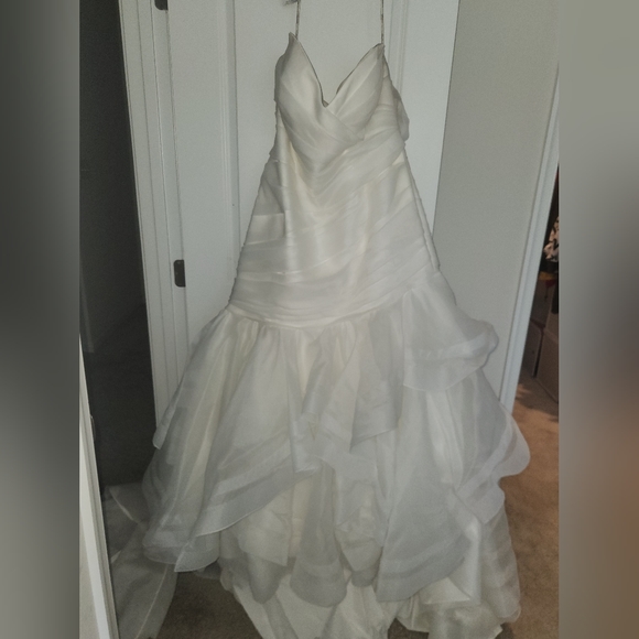 Wedding Dress - Picture 1 of 4